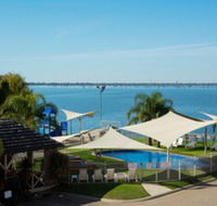 Lake Edge Resort - Taree Accommodation