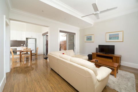 Waterstreet Apartment - Taree Accommodation 3