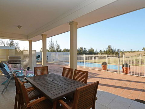Silver Springs (4br) Cottage With Wifi Views Olives & Space . Fireplace Views Olives & Space - Taree Accommodation 2
