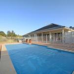 Silver Springs (4br) Cottage With Wifi Views Olives & Space . Fireplace Views Olives & Space - Taree Accommodation 0