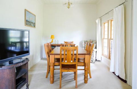 Miss Pyms Cottage - Taree Accommodation 2
