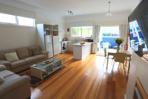 At The Beach & Not Quite At The Beach Holiday Cottages Stanley - Taree Accommodation 5