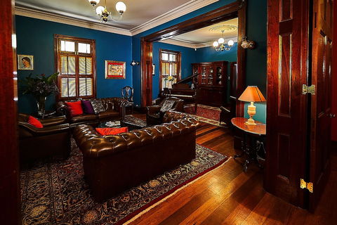 The Regents Park Mansion - Taree Accommodation 5