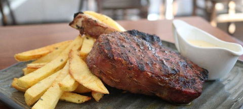 Alpha Ouzeri - Taree Accommodation 1