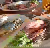 4 Kings Coffee  Food - Taree Accommodation