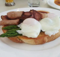 Hughzies Lakeside Brasserie - Taree Accommodation