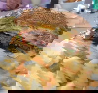 Beehive Hotel Motel Cafe - Taree Accommodation