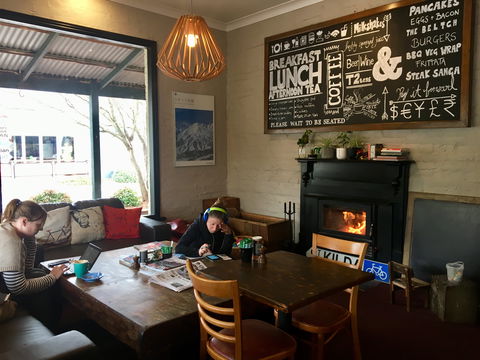 Blackbird Cafe - Taree Accommodation 1