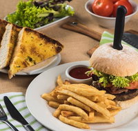 Settlers Tavern - Taree Accommodation
