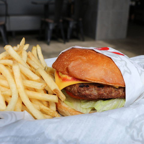 Carl's Jr. - Beenleigh - Taree Accommodation 0