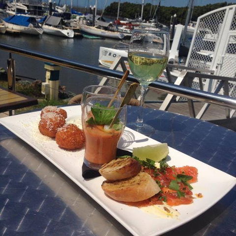 Queensland Cruising Yacht Club - Taree Accommodation 0