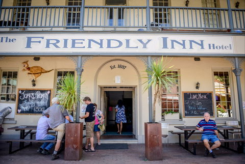 The Friendly Inn - Taree Accommodation 0