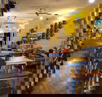Food Wine Friends - Taree Accommodation