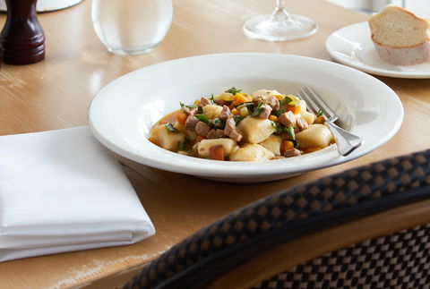 The Ox And Hound Bistro - Beechworth - Taree Accommodation 2