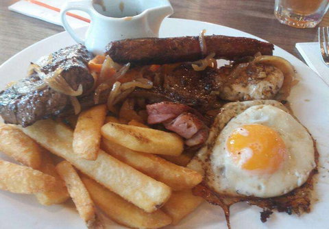 Burger Inc. - Taree Accommodation 0