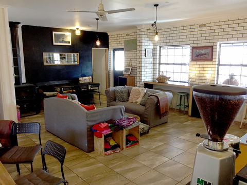 Dumu Balcony Cafe - Taree Accommodation 1