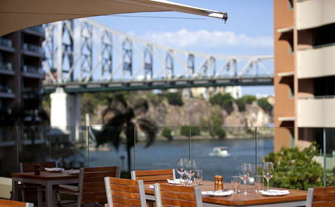 Motion Bar & Grill - Taree Accommodation 6