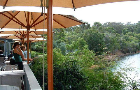 Williamsburg - Taree Accommodation 6