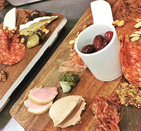 Apollo Bay Wine Bar & Coffee Shop - Taree Accommodation 7