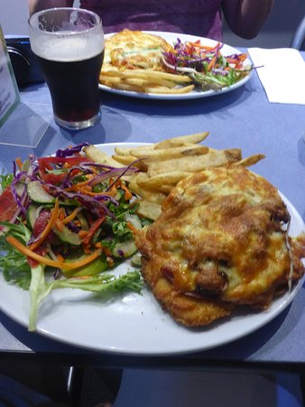 Queens Beach Motor Hotel - Taree Accommodation 0