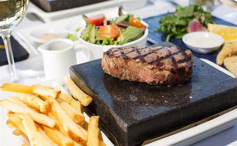 Black Angus Bar & Grill - Taree Accommodation 11