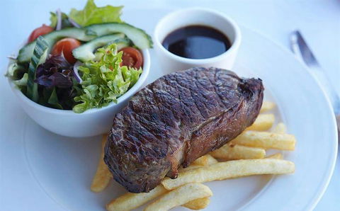 Black Angus Bar & Grill - Taree Accommodation 1