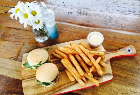 Quay Street Cafe & Bar - Taree Accommodation 6