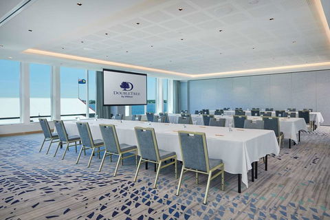 DoubleTree By Hilton Perth Waterfront - Taree Accommodation 12