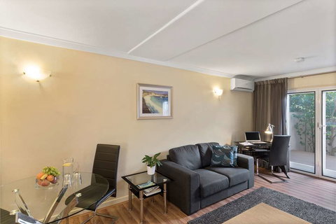 The Peninsula Riverside Apartments - Taree Accommodation 5