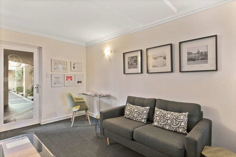 The Peninsula Riverside Apartments - Taree Accommodation 9