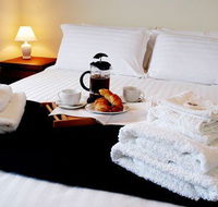 Hut on the Hill BB - Taree Accommodation