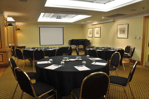 Stamford Plaza Adelaide - Taree Accommodation 7