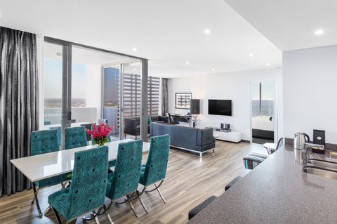 Meriton Suites Chatswood - Taree Accommodation 1