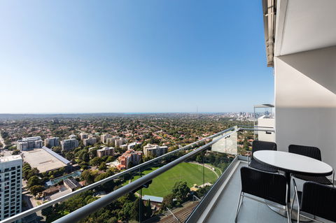 Meriton Suites Chatswood - Taree Accommodation 3