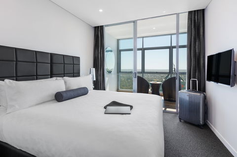 Meriton Suites Chatswood - Taree Accommodation 4