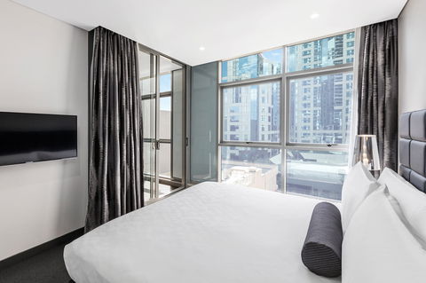 Meriton Suites Chatswood - Taree Accommodation 9