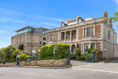 Lenna Of Hobart - Taree Accommodation 3