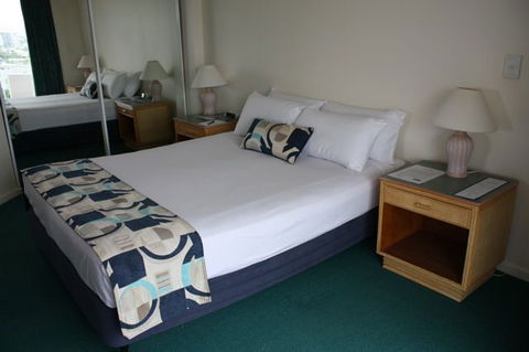 Alpha Sovereign Hotel Gold Coast - Taree Accommodation 4