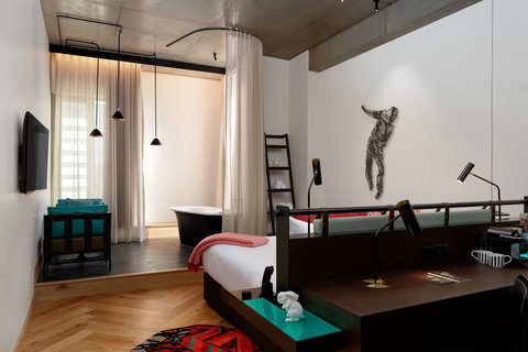 QT Melbourne - Taree Accommodation 7