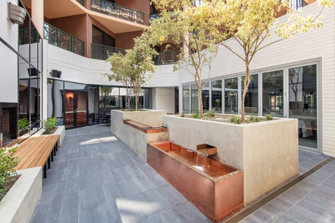 Amora Hotel Riverwalk Melbourne - Taree Accommodation 2