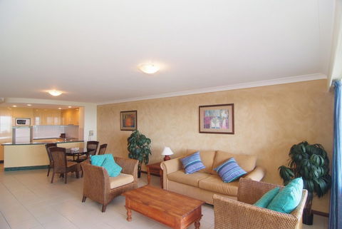 At Waters Edge Resort - Taree Accommodation 5