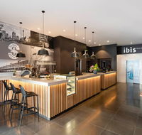 Hotel Ibis World Square - Taree Accommodation