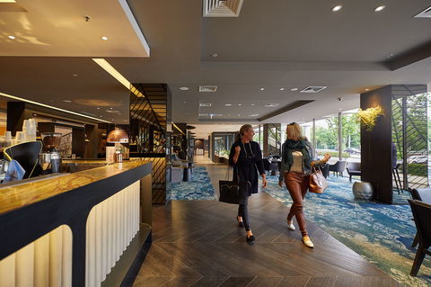 Pullman Melbourne On The Park - Taree Accommodation 4