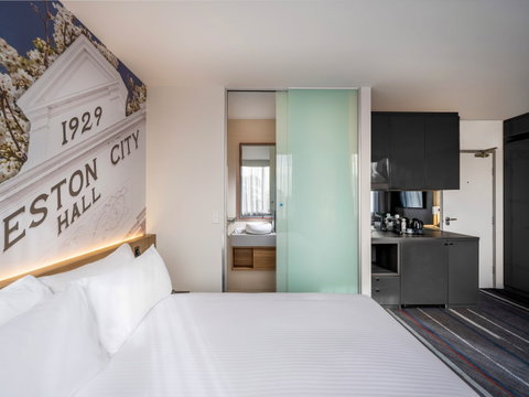 Novotel Melbourne Preston - Taree Accommodation 4