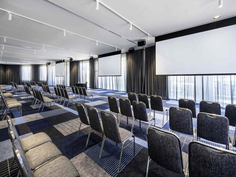 Novotel Melbourne Preston - Taree Accommodation 9