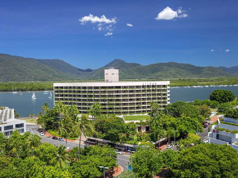 Hilton Cairns - Taree Accommodation 2