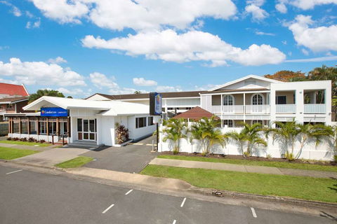 Comfort Inn Cairns City - Taree Accommodation 1