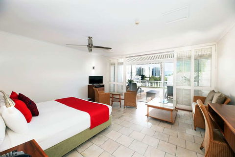 Ramada By Wyndham Cairns City Centre - Taree Accommodation 1