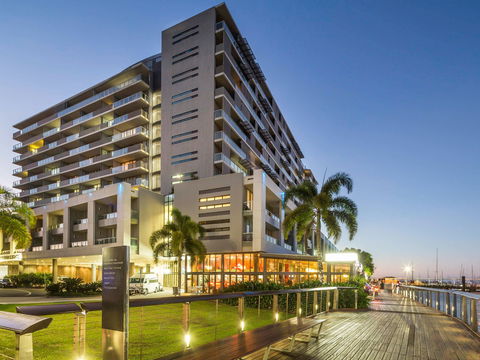 Sebel Cairns Harbour Lights - Taree Accommodation 1