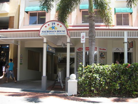 Macrossan House Boutique Holidays Apts - Taree Accommodation 1